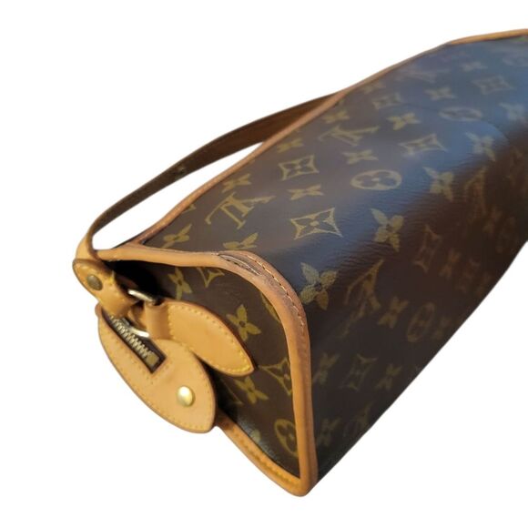 Louis Vuitton Popincourt Crossbody Bag - Picture 9 of 12